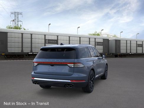 New 2026 Lincoln Aviator Reserve image 8