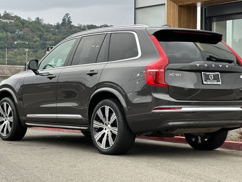 Used 2023 Volvo XC90 T8 Plus image 6
