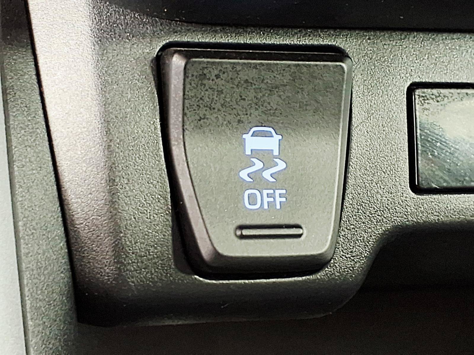 Used 2019 Toyota RAV4 XLE FWD image 22