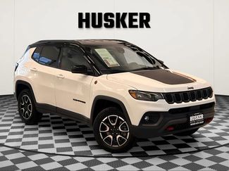 Used 2025 Jeep Compass Trailhawk AWD/4WD video 1