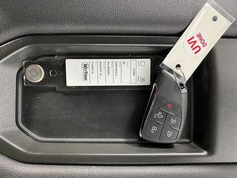 Certified 2026 Chevrolet Silverado 1500 RST AWD/4WD image 30