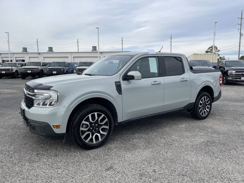 Used 2023 Ford Maverick Lariat w/ Lariat Luxury Package image 4