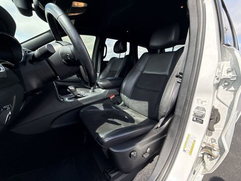 Used 2022 Jeep Grand Cherokee Laredo X image 11