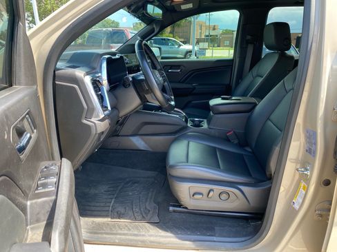 Used 2024 GMC Canyon Elevation w/ Elevation Premium Package AWD/4WD image 13