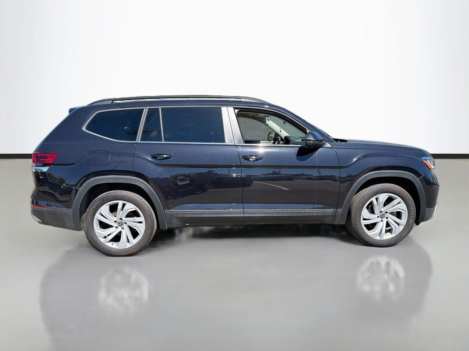 Used 2023 Volkswagen Atlas SE w/ Panoramic Sunroof Package AWD/4WD image 4