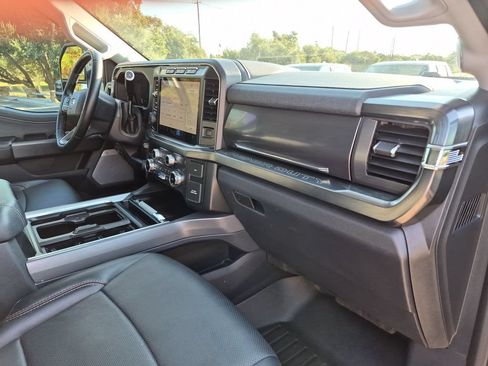 Used 2024 Ford F250 Lariat w/ Lariat Ultimate Package AWD/4WD image 40