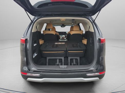 Certified 2024 Kia Carnival LX image 11