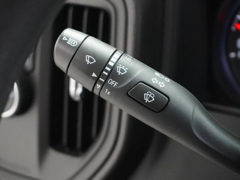 Used 2024 Chevrolet Silverado 1500 Custom image 18