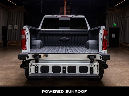 Used 2024 Chevrolet Silverado 1500 LT Trail Boss w/ LT Trail Boss Premium Package AWD/4WD image 8