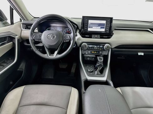 Used 2022 Toyota RAV4 XLE Premium AWD/4WD image 23