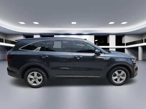 Used 2022 Kia Sorento LX FWD image 7