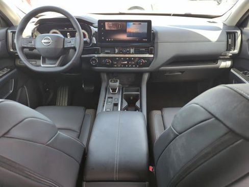 Certified 2026 Nissan Pathfinder SL w/ SL Premium Package FWD image 25