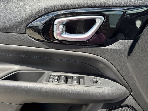 New 2025 Jeep Compass Limited w/ Sun & Sound Group image 19