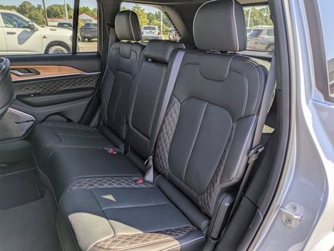New 2024 Jeep Grand Cherokee Summit AWD/4WD image 25