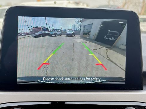 Used 2022 Ford Escape SE image 32