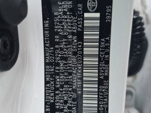 Used 2014 Toyota Camry L image 17