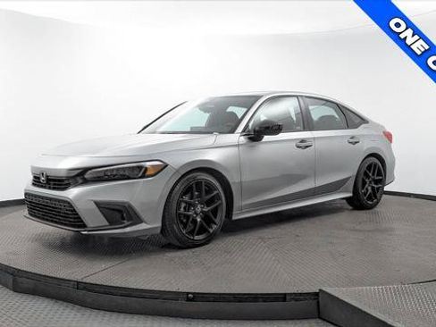Used 2024 Honda Civic Sport image 2