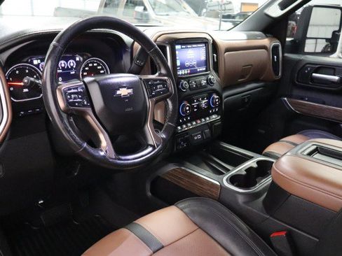Used 2020 Chevrolet Silverado 2500 High Country w/ Technology Package AWD/4WD image 39