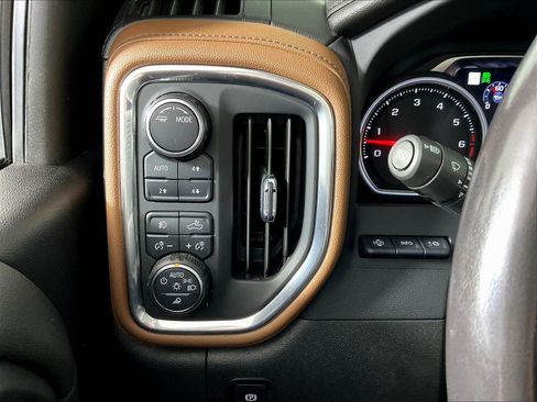 Used 2022 Chevrolet Silverado 3500 High Country w/ Z71 Off-Road Package AWD/4WD image 16