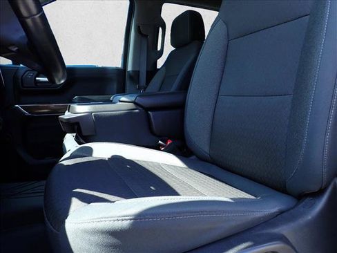 Used 2019 Chevrolet Silverado 1500 LT Trail Boss w/ Convenience Package AWD/4WD image 12
