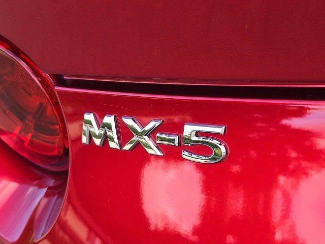 Used 2020 MAZDA MX-5 Miata RF Grand Touring RWD image 32