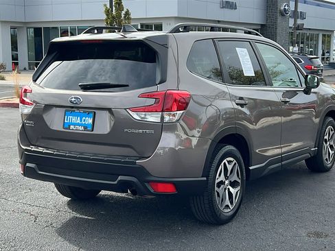 Used 2024 Subaru Forester Premium AWD/4WD image 5