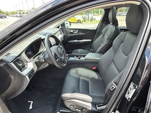 Certified 2025 Volvo XC60 T8 Plus w/ Protection Package Premier AWD/4WD image 24