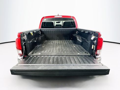 Used 2022 Toyota Tacoma SR5 RWD image 30
