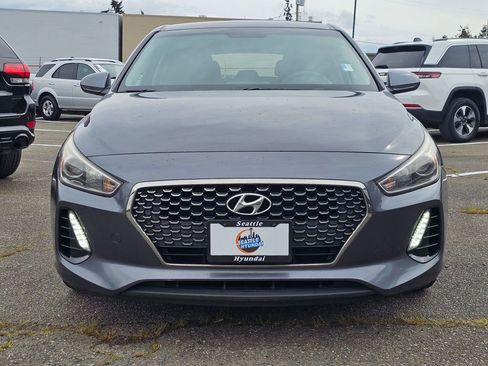 Used 2018 Hyundai Elantra GT FWD image 2