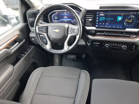 Used 2025 Chevrolet Silverado 2500 LT w/ Convenience Package AWD/4WD image 9