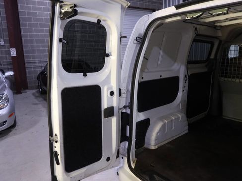 Used 2021 Nissan NV200 SV w/ Sliding Door Glass Package image 18