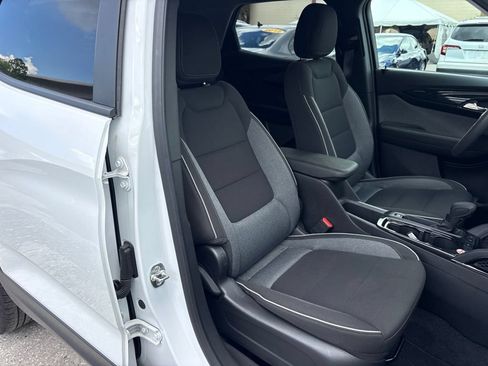 Used 2025 Chevrolet TrailBlazer LT FWD image 18