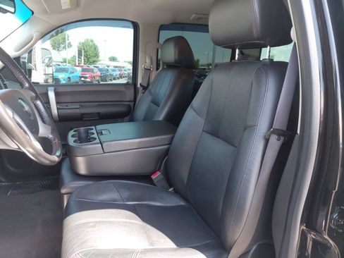 Used 2009 GMC Sierra 3500 SLE w/ SLE Preferred Package AWD/4WD image 18