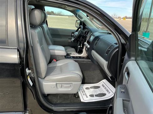 Used 2016 Toyota Sequoia Limited image 36
