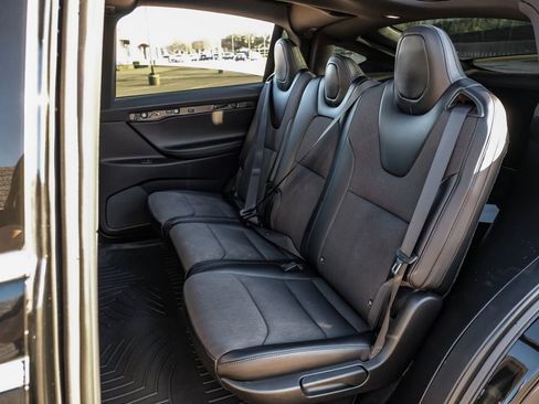Used 2018 Tesla Model X 75D image 32