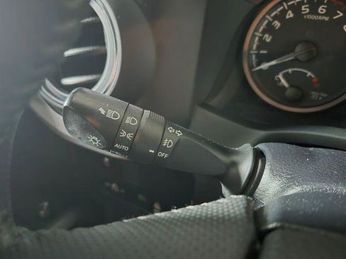 Certified 2023 Toyota Tacoma TRD Off-Road AWD/4WD image 22