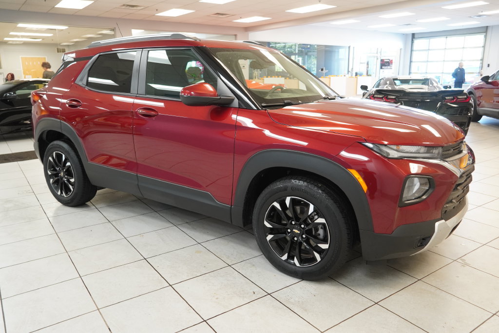 Used 2022 Chevrolet TrailBlazer LT w/ Convenience Package FWD image 13