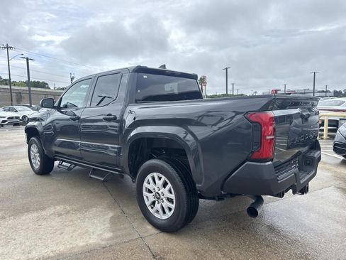 Used 2025 Toyota Tacoma SR RWD image 8
