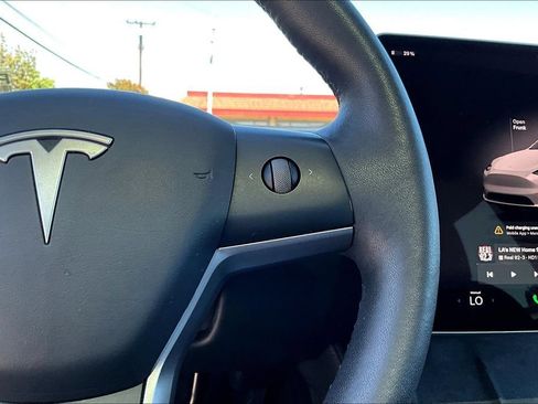 Used 2023 Tesla Model Y Long Range AWD/4WD image 10