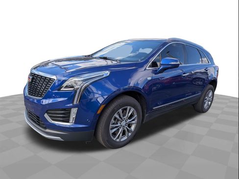 Certified 2023 Cadillac XT5 Premium Luxury w/ Technology Package FWD image 8