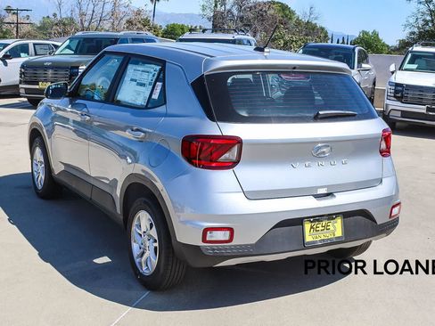 Certified 2026 Hyundai Venue SE FWD image 7