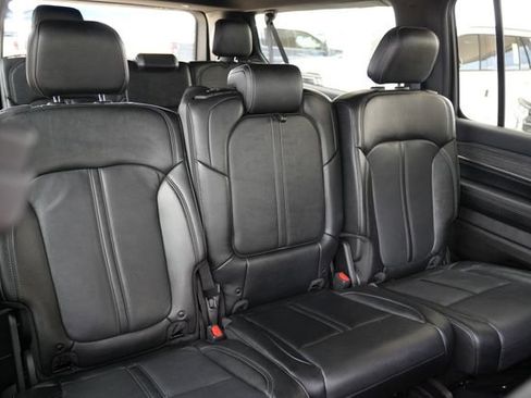 Used 2024 Jeep Wagoneer L Series II w/ Flexible Seating Group RWD image 18