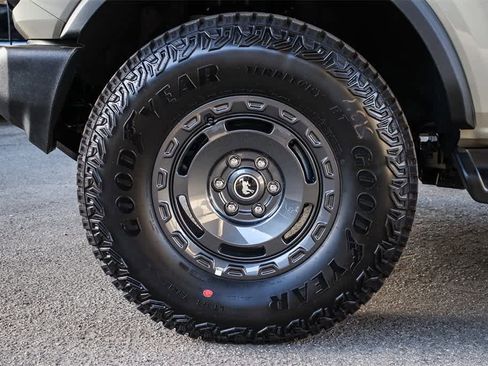 New 2025 Ford Bronco Outer Banks w/ Sasquatch Package image 11