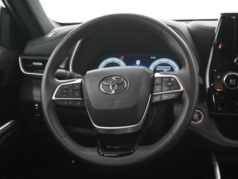 Used 2025 Toyota Highlander XSE AWD/4WD image 18