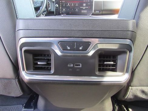 Used 2025 GMC Sierra 2500 Denali w/ Denali Reserve Package AWD/4WD image 33