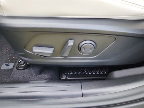 New 2025 Hyundai Tucson Limited image 18