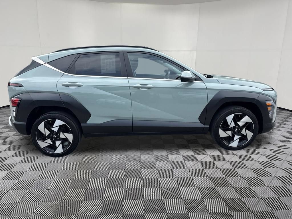 Used 2024 Hyundai Kona Limited AWD/4WD image 4