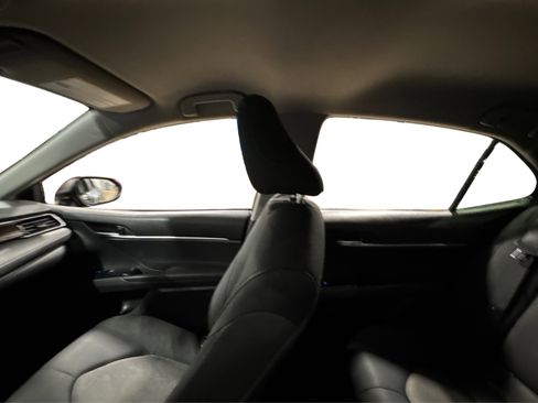 Used 2020 Toyota Camry LE image 37