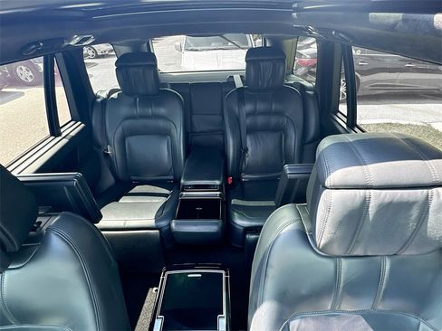 Used 2021 Land Rover Range Rover Long Wheelbase Autobiography image 23