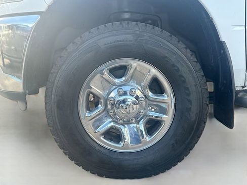 Used 2015 RAM 2500 SLT image 29